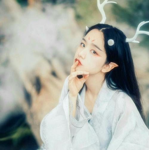 古代夸女子漂亮的诗句