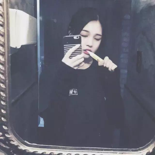 女流氓句子撩人 女流氓经典语句撩人（精选50句）